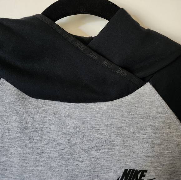 Nike Running Hoodie - Picture 2 of 9